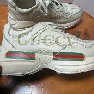Authentic Gucci Men's Rhyton sneaker with Gucci logo